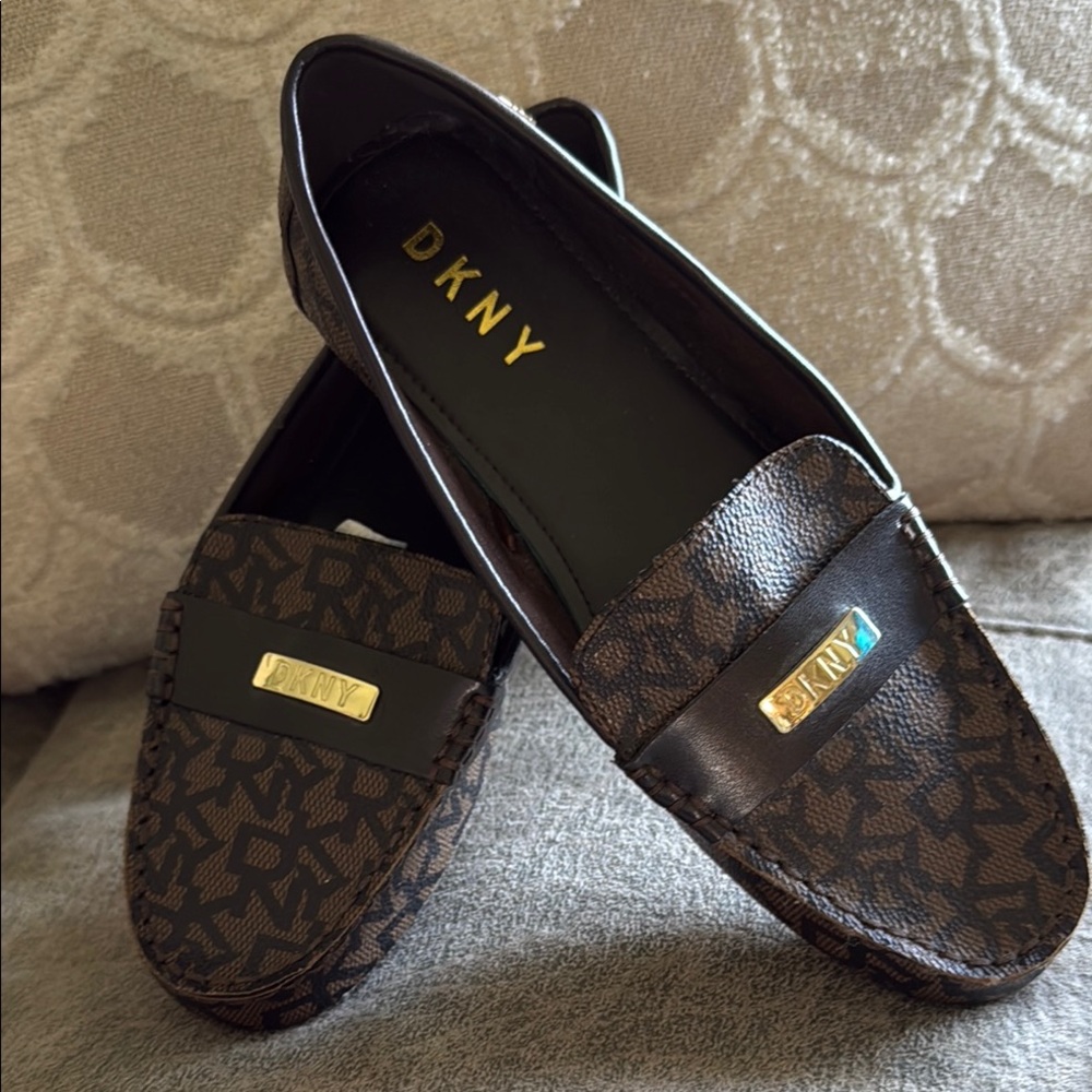 DKNY Women's Brown Loafers, size 7, NWOT